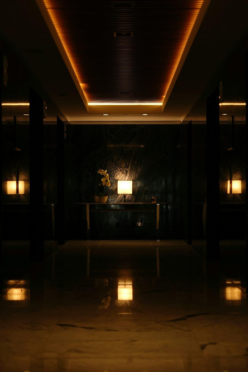 Contact Obsidrix Empire Hotel